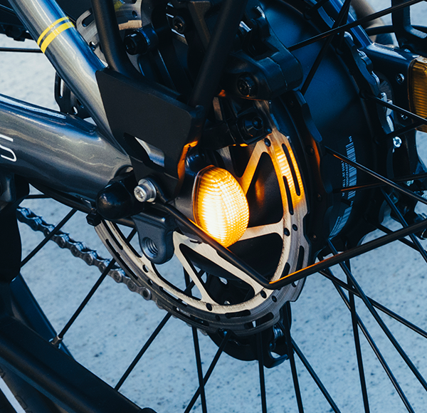 Lighting &amp; Integrated Turn Signals